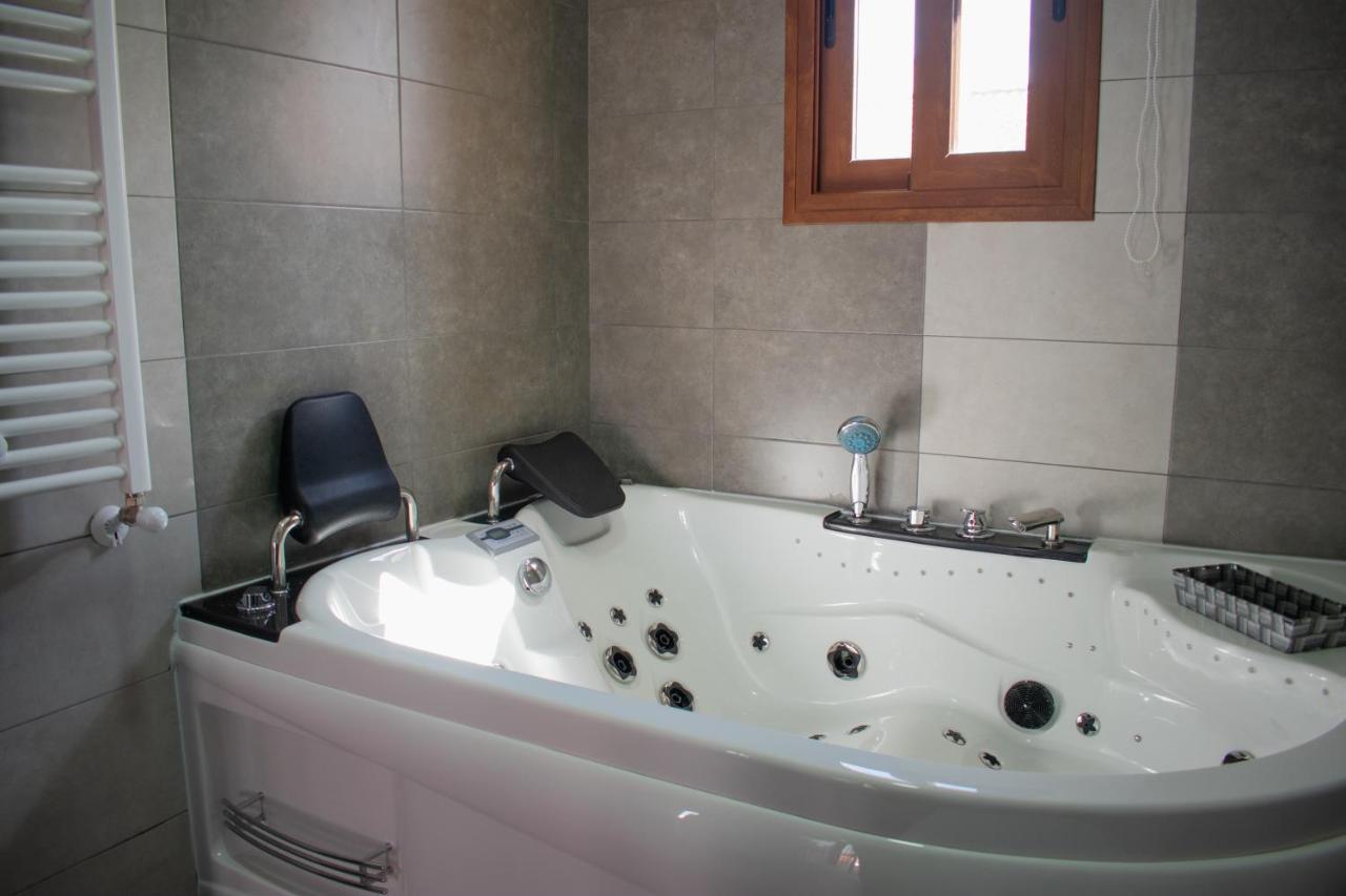Apartamentos Cerezo La Codosera Екстериор снимка